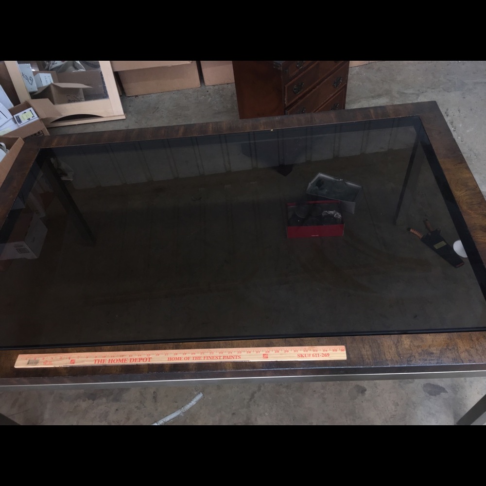 Glass table - Picture 2 of 2